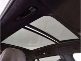 【BMWSOSコール】車両の衝突や横転を検知した際やエアバッグが展開するような深刻な事故が発生した際に、車両標準装備の専用通信機器から自動的にSOSコールを発信するシステムです。24時間対応可能です!