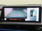 パノラミックビューモニター搭載。カメラで車両周囲の状況を映し出すため、狭い場所での駐車などに役立ちます。