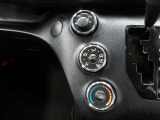 使いやすいマニュアルエアコンは簡単な操作で車内を快適にしてくれます☆