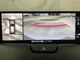 狭い場所での駐車やすれ違いなどでより的確な運転操作に役立つ360&deg;ビューモニターが装備されています。