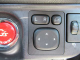 駐車時や狭い道でのすれ違い時に気を使うミラー。電動格納式ドアミラーはそんな時に便利です。