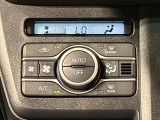 車内空調は&rdquo;AUTOエアコン&rdquo;にお任せ。運転に集中出来ますよ!