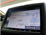 お車選びをお楽しみ頂けるよう、在庫車の展示スペースを十分に確保しております。