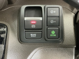 パーキングブレーキはスマートな電子制御式と合わせて渋滞時等にブレーキペダルから足を離しても停車状態を保持してくれるオートブレーキホールド機能で運転が楽になります。スタートはアクセルペダルを踏むだけ