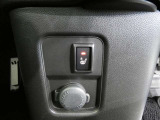運転席には寒い時にうれしいシートヒーターが装備されてます。