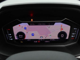 必要に応じてメーター内に地図や車両のインフォメーションなどを切り替え表示できるバーチャルコクピット