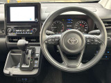 シンプルながらも使い勝手にこだわった操作性の良いインパネ回り!運転中スイッチ操作も安心ですね!