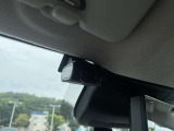 【日産純正 車内撮影用カメラ付きドライブレコーダー装着車】 映像/音声の記録はもちろん、映像再生時に走行軌跡や車速のわかるGPS搭載。事故時の客観的な検証に役立ちます