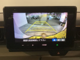 バックモニター付きで、車庫入れやバック時の後方確認をサポート。