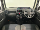 【インパネ】運転のしやすさを最優先に設計された見晴らしの良いフロントビュー。車両間隔が掴みやすく狭い道でも安心♪「安全」と「品質」を最優先に、安心してお乗りいただけるクルマを提供いたします。
