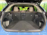 【パワーバックドア】スマートキーや運転席のボタンを押すだけでリアゲートが自動で開閉します!荷物を持っている時や、高い位置にあるバックドアを閉める際に便利な機能です♪