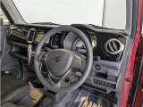 見通しのよいすっきりとした視界で、誰でも運転しやすいです。運転のしやすさは疲れにくさにも繋がりますよ♪