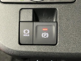 【電動パーキングブレーキ+オートブレーキホールド機能】 指先だけで簡単に操作が可能なパーキングブレーキ、スイッチを押すとブレーキペダルから足を離してもブレーキを保持できるオートブレーキホールド搭載。