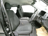 傷みやすい運転席シートも比較的状態良好なお車になります!!希少なディーゼル車になりますので是非お早めにお問合せ下さい★