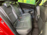 コンパクトカーですが、セカンドシートは十分な広さがあり快適にお乗りいただけます♪シートを倒して大きな荷物を積んだりと、用途の幅が広い1台です。