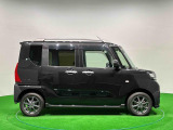 ドアは約90度に開くので荷物も積み込みやすく、乗り降りもしやすい♪ アウトドアで楽しく快適に過ごせる工夫がいっぱいです♪♪
