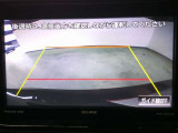 バックモニター付き。 車両後方の映像が画面に表示されるので、車庫入れが苦手な人も安心です。ただし、目視確認もお忘れなくお願いいたします。