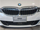 BMW代表的な特徴のキドニーグリル。BMWのすべてのモデルに採用され、BMWらしさを強調しております。