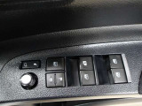 運転席から左右のドアミラーの開閉が可能です♪駐車場でのドアミラーの折り畳みが簡単です♪