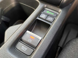 電動パーキングブレーキ 指先で簡単に出来ます  オートブレーキホールド 停車時のブレーキペダルを踏み続ける事を楽に ペダルから足を離せます 坂道発進も楽になります