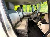 運転席シート廻りは使用感も少なく、良好な状態となっています。丁寧に使われていたことがよくわかりますね。