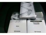 メンテナンスノートや取扱説明書付きです。過去の整備記録を確認したり、お車の状況にあった整備をすることに役立ちます。また、車の取扱方法を確認するのにも役に立ちます。