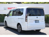 走行中に発生する車体のゆがみや微振動を減衰させる「パフォーマンスダンパー」をHondaのミニバンとして初めて採用。上質な乗り心地と安定性、優れた運動性能を感じられます。