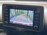 【バックカメラ】駐車時に後方がリアルタイム映像で確認できます。大型商業施設や立体駐車場での駐車時や、夜間のバック時に大活躍!運転スキルに関わらず、今や必須となった装備のひとつです!