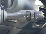 【オートライト(AUTO)】外の明るさをシステムが感知して、自動でヘッドライトが点灯します!ヘッドライトをつけ忘れを防ぐ便利機能です。