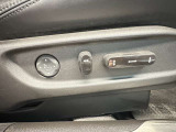 【パワーシート】電動でシートポジションの変更が可能です。手動式より細かくシート設定が可能ですのでより快適な姿勢でドライブを楽しんで頂けるでしょう。