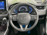 【ステアリングスイッチ】運転中、前方から目線をそらすことなく、オーディオ等の操作が可能な便利機能!安心&快適なドライブを演出してくれます♪