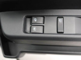 さまざまなシーンでドアの開閉を快適にする便利な機能を搭載!
