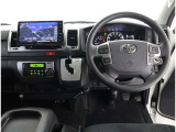 見通しのよいすっきりとした視界で、誰でも運転しやすいです。運転のしやすさは疲れにくさにも繋がりますよ♪