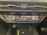 運転席と助手席にシートヒーターが付いています☆寒い時期に腰周りを温めてくれるので体全体が温まりやすいのは勿論、暖房と違い顔に風が当たらないので、乾燥肌やドライアイの方でも大丈夫☆
