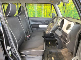 運転席シート廻りは使用感も少なく、良好な状態となっています。前オーナー様が丁寧に使っていたことがよくわかりますね。