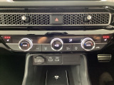 運転席と助手席にはシートヒーターが付いています☆寒い時期に腰周りを温めてくれるので体全体が温まりやすいのは勿論、暖房と違い顔に風が当たらないので、乾燥肌やドライアイの方でも大丈夫☆