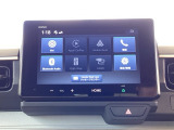 ドライブの必需品。Honda純正のディスプレイオーディオを搭載しています。Apple CarPlayやAndroid Autoに対応しているので、スマートフォンの機能を車内でも手軽に使えます。