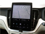 Googleのアプリとサービスがビルトインされ、スマホと同じように車両を直感的に操作できます。Googleマップが統合されており、リアルタイムの交通情報、音声操作によってより早く目的地に到着できます。