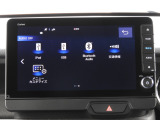 ★オーディオ画面★「BLUETOOTH Audio」での無線接続機能で手軽に音楽再生が可能です。また、交通情報を表示することができますので、日常から週末のお出かけまで快適なドライブのお役に立ちます。
