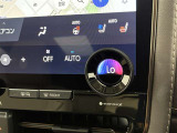 オートエアコンは温度を設定するだけで、自動で風量などを設定してくれます。運転しながら操作も必要ないので、安全性も向上します。
