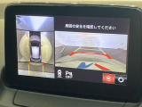 【360&deg;ビューモニター】専用のカメラにより、上から見下ろしたような視点で360度クルマの周囲を確認することができます☆死角部分も確認しやすく、狭い場所での切り返しや駐車もスムーズに行えます。
