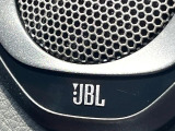 【JBLサウンドシステム】高度なチューニング能力が搭載されており、高音質な音楽をお楽しみいただけます♪