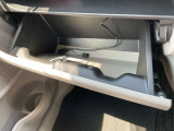 グローブボックスはとっても大きくて使いやすいですよ!他にも収納が充実しているので小物もスッキリ収まりますよ!