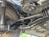 お車を安心してお乗りいただく為には、足回りの定期点検が欠かせません。サービスサポート(有償保証)では無料点検もご提供しており、安心のカーライフをお過ごしいただけるサポート体制が整っています。