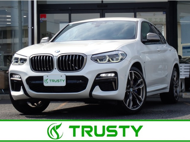 X4 M40i 4WD