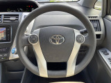 インテリアに合わせたデザインのステアリングは、運転される方のことも考え、運転しやすい形状、大きさです。是非一度、実際に触ってお確かめください。