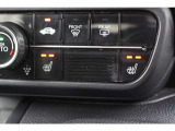 運転席・助手席に2段階の温度調整があるシートヒーターを装備。寒い朝、車に乗り込んですぐにシートヒーターをオン!温かさが広がり、冷たい朝も快適に始まります♪