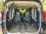 普段のお買い物や通勤、送迎等に十分な荷室スペースを確保しております。セカンドシートを倒すと、大きな荷物の積載も可能です♪