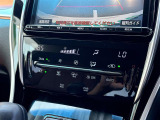 【デュアルエアコン】運転席と助手席それぞれ室温を設定できます♪風量や吹出し口、吹出し温度をすべて自動でコントロールしてくれます♪