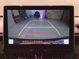 バックをするとき自動でリアの様子が映る『リアカメラ』付き! 画面で確認しながらバックが出来るので駐車の時も安心です。